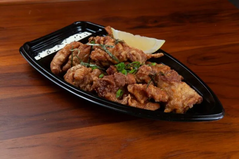 Prato com carne e acompanhamento