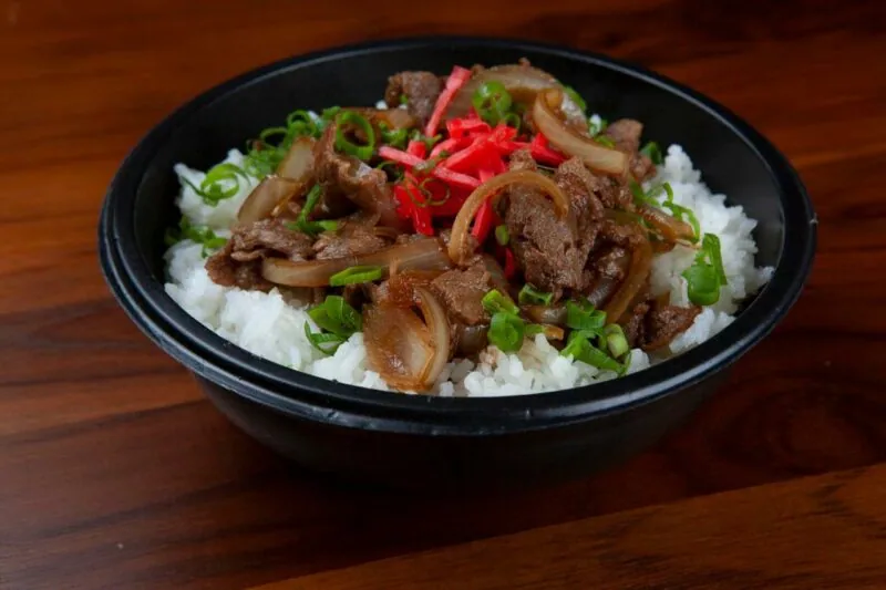 Prato servido no Eat Asia
